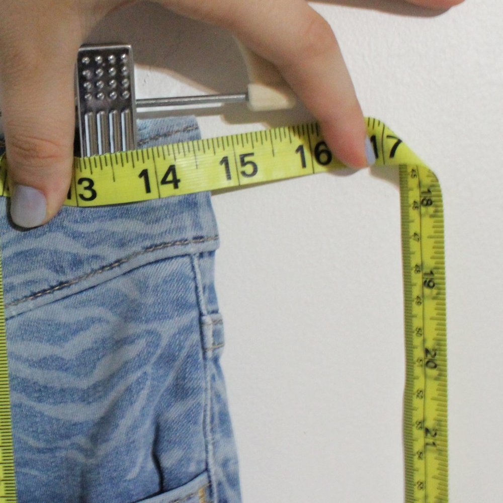 NEW Levi's 720 Zebra-Print High-Rise Super-Skinny Jeans Size 27 - Picture 10 of 16